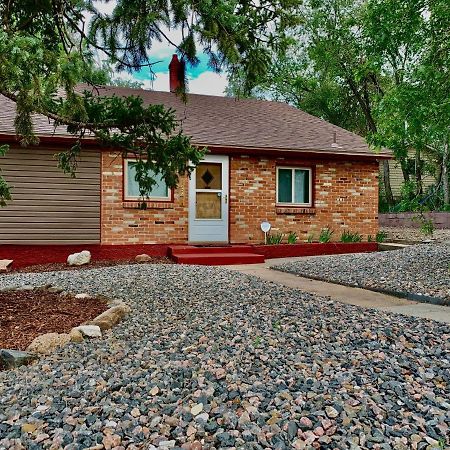 Newly Renovated Cozy Home Minutes From Broadmoor And Downtown Colorado Springs Exteriér fotografie